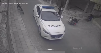 ޕޮލިސް ކާރެއް ސައިކަލެއްގައި ޖެހި، ތުއްތު ކުއްޖަކު ކާރު ދަށުނުވެ ސަލާމަތްވީ ކިރިޔާ