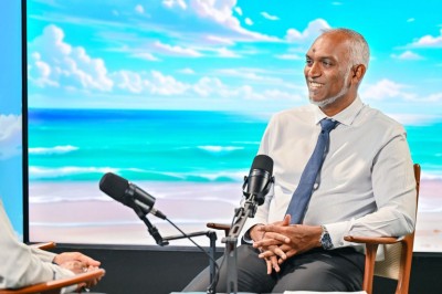 ލޯނުގައި ކިޔަވާ ދަރިވަރުން އަގުބޮޑުކޮށް، ޑޮލަރު ގަންނަން ޖެހޭ މައްސަލަ ހައްލުކޮށްދޭނަން: ރައީސް