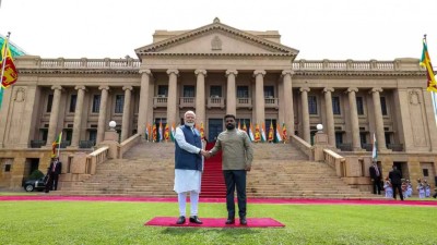 އިންޑިއާގެ ބޮޑުވަޒީރު ސްރީލަންކާގައި، ދެ ގައުމުން ގިނަ މަޝްރޫއުތަކެއްގައި ސޮއިކޮށްފި