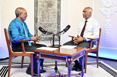 2000ގެ ޖީލަށް ސިނގިރޭޓު މަނާނުކުރީ، ނަތީޖާ ނެރެވޭނެ ގޮތަށް ބަލައިގެން: ރައީސް