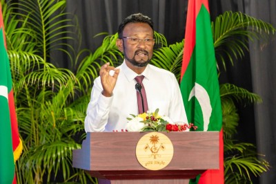 ދިވެހީންނަށް އަންގާ އެންގުންތައް ލިޔެވިފައި ހުންނަންވާނީ ދިވެހިބަހުން: ޑރ. އަޝްރަފް