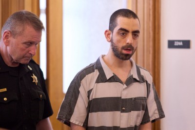 ސަލްމާން ރުޝްދީއަށް ހަމަލާދިން މީހާއަށް 25 އަހަރުގެ ޖަލު ހުކުމެއް