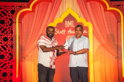 މިދިޔަ އަހަރު އެންމެ ރަނގަޅަށް މަސައްކަތް ކުރި ބީއެމްއެލް މުވައްޒަފުންނަށް އެވޯޑު ދީފި
