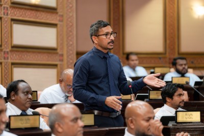 މިހާރުގެ ވަޒީރުން އުޅެނީ އެމްޑީޕީ ވަޒީރުންހެން ޕާޓީކުރާކަށް ނޫން: ފަލާހް