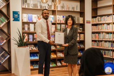 "ރީޑް ޖަޕާން ޕްރޮޖެކްޓް"ގެ ދަށުން ޖަޕާނުން ކުޅުދުއްފުށީ ލައިބްރަރީއަށް 178 ފޮތް ހަދިޔާކޮށްފި