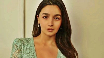 އާލިއާ މި އަހަރުގެ ކާންސް ފިލްމު ފެސްޓިވަލްގައި ބައިވެރި ނުވުމަށް ނިންމައިފި