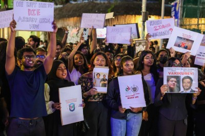 ކޮމިޝަނަށް އިތުބާރު ނެތަސް ހައިރާނެއްނުވޭ، އިތުބާރު ހޯދާނީ ކުރާ މަސައްކަތުން: މުނައްވަރު