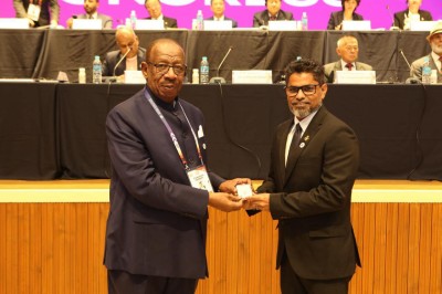 އޭޝިއަން އެތުލެޓިކްސްގެ ލީޑަޝިޕް އެވޯޑު ރާއްޖޭގެ ސްޕޯޓްސް ކޮމިޝަނަރު ޠަލާލަށް