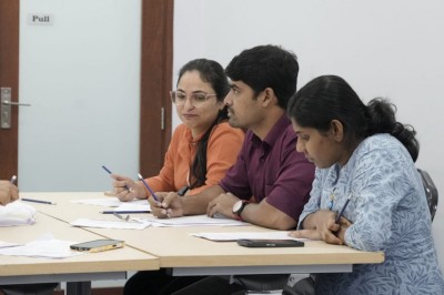 އެސްޓްރާޒެނެކާއާ ގުޅިގެން އެސްޓީއޯއިން، ކެންސަރަށް ފަރުވާދޭ ނަރުހުންނަށް ޚާއްސަ ޕްރޮގްރާމެއް