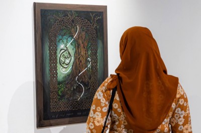 އިންސްކްރިޕްޝަން މައުރަޒު: ކެލިގްރަފީއަށް ޚާއްސަކުރި މައުރަޒު ހުނަރުން ފުރިފައި