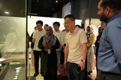 ރާއްޖޭގެ ރީތިކަމަށް ޗައިނާ ސަފީރުގެ ހިތް ދޫވެއްޖެ، ދިވެހީންނަށް މާ ކަމުގޮސްފި