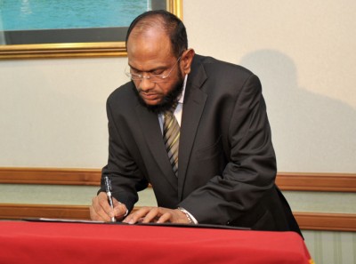 އިމްރާންގެ ބޮޑު ތުހުމަތެއް: ޑރ. މަޖީދު ވަނީ ޝަހީދުކޮށްލައިފައި