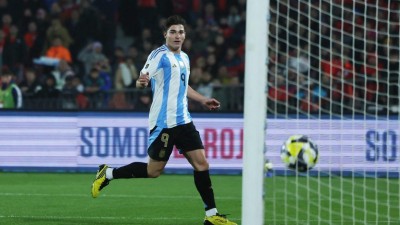 އާޖެންޓީނާ މޮޅުވިއިރު، ބްރެޒިލުން އެންޗެލޯޓީގެ ދަށުން ކުޅުނު ފުރަތަމަ މެޗު އެއްވަރު