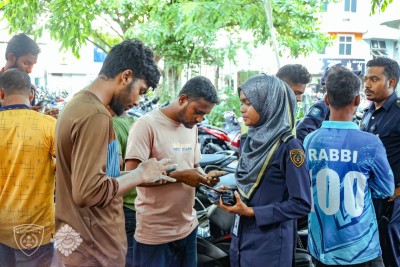 އިމިގްރޭޝަނުން މާލޭގައި ބޮޑު އޮޕަރޭޝަނެއް ހިންގައި، 102 ބިދޭސީންގެ ލިޔެކިޔުން ބަލައިފި