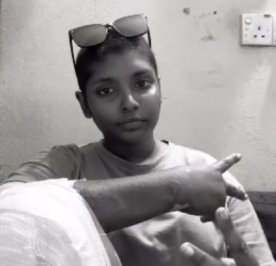 އައިސީޔޫއިން ފަރުވާ ހޯދި ޝަޒީ، މިހާރު ގަދަވެ، ފެނުނީ ޓިކްޓޮކް ޓްރެންޑަކުން