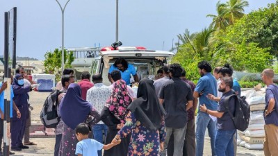 ފައިނުގައި ހިނގި އެކްސިޑެންޓް: 2 ކުދިންނާއި ޓީޗަރު ވެންޓިލޭޓަރުގައި
