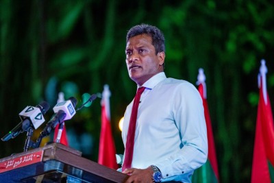 އެހެން ގަައުމަކަށް ރޯމަސް ނުދީ ޕްރޮޑަކްޓް އުފައްދަންވީ ރާއްޖޭގައި، ނޫނީ ވާނީ ފަގީރު: އުމަރު