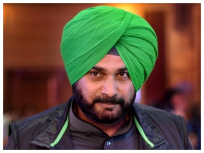 ކަޕިލް ޝަރުމާގެ ޝޯއަށް ސިދޫ އެނބުރި އަތުވެއްޖެ، ޝޯ ދެން ކުރިއަށްވުރެ ފޯރިގަދަވާނެ