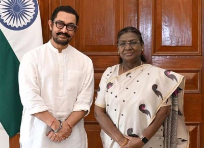 އާމިރުގެ 'ސިތާރޭ ޒަމީން ޕަރު'ގެ ހާއްސަ ސްކްރީނިންގްއެއް އިންޑިއާގެ ރައީސާ އެކު