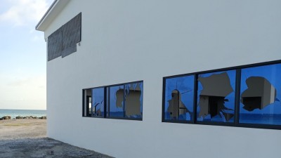 މަގޫދޫ އެއާޕޯޓުގެ ފަޔާބިލްޑިންގެ ބިއްލޫރިތައް ތަޅައި، ރޯކޮށްލަން އުޅެފި