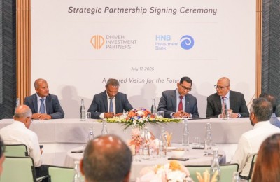 މާލީ ލަފާގެ ޚިދުމަތްތައް ފޯރުކޮށްދެވޭ އެއްބަސްވުމެއްގައި ދިވެހި އިންވެސްޓްމަންޓް ޕާޓްނާސްއިން ސޮއިކޮށްފި