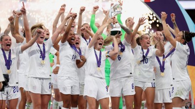 އިނގިރޭސީން އަންހެން ޔޫރޯގެ ތަށި ދިފާއުކޮށްފި