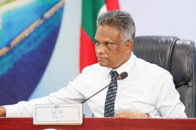 އާޒިމް ވެސް މާލޭގެ ބިންތައް ނުއަގުގައި ދިގު މުއްދަތަށް ދޫކުރާ ކަމަށް ތުހުމަތުކޮށްފި