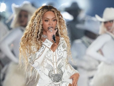 ބިޔޯންސޭގެ ރިލީޒްނުކުރާ ލަވަތަކެއް ހުރި ހާޑެއް ވަގަށް ނަގައިފި