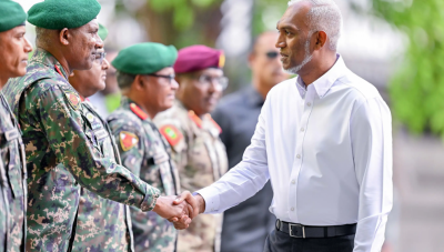 އެހެން ބަޔަކު އައިސް، ގައުމުގެ ކަންކަން ބެލެހެއްޓުމަކީ ސިޔާސަތެއް ނޫން، ސިފައިންނާއި ފުލުހުންނަށް އިސްކަންދެނީ އެހެންވެ: ރައީސް