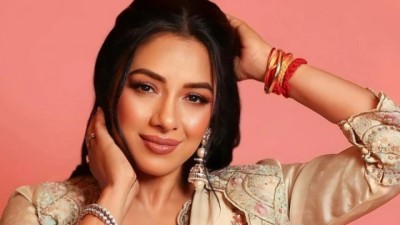 ޓީވީ ތަރިންނަށް ގައުމީ ފެންވަރުގެ އެވޯޑު ނުދޭތީ ރުޕާލީ ހިތްހަމަނުޖެހިފައި