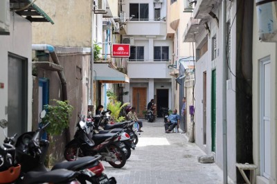 މާދަމާ ހެނދުނު ހެނދުނާ މާލެ، ހުޅުމާލެއިން ކަރަންޓު ކަނޑަނީ