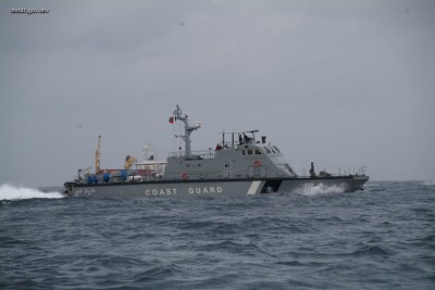 ތުލުސްދޫ ކައިރިއަށް ދޯންޏެއް ބަންޑުން ޖަހާލައިފި، އެކަކު ގެއްލިގެން ހޯދަނީ