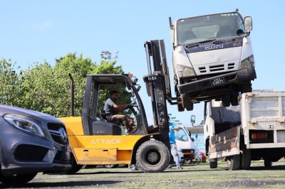ބޭނުން ނުކޮށް، މާލޭގެ މަގުތަކުގައި ބަހައްޓާފައި ހުންނަ އުޅަނދުތައް އަނެއްކާވެސް ނަގަނީ