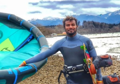 ޖަރުމަނުގައި އެއްޗެއް ގޮވައި ދިވެއްސަކު ވެންޓިލޭޓަރުގައި