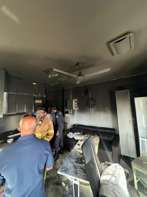 އޭސީ އައުޓްޑޯ ޔުނިޓެއްގައި ރޯވެ، އެޕާޓްމަންޓަކަށް ބޮޑު ގެއްލުމެއް