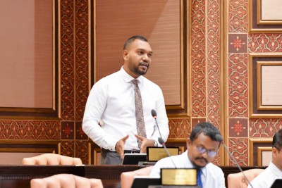 އައްޑޫ ޓުއަރިޒަމް ޒޯނުން 1 ލައްކަ އަކަފޫޓުގެ ބިމެއް ނުހައްގުން ދިން ކަމަށް ބުނާ މައްސަލައެއް މަޖިލީހަށް