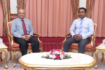 ޔާމީން ދެއްކެވީ 'ދޮގު ވާހަކަތަކެއް' ކަމަށް ވިދާޅުވެ، ގާނޫނީ ފިޔަވަޅު އަޅަން މައުމޫން ވިސްނަވަނީ