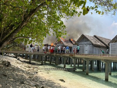 ކުޑަރަށް ރިސޯޓުގެ ވޯޓާ ވިލާއެއްގައި އަލިފާން ރޯވެ، ބޮޑެތި ގެއްލުންތަކެއް