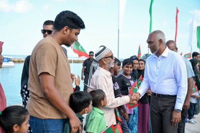 ގަބޫލުކުރަނީ ދެމެހެއްޓެނިވި ތަރައްގީގެ ފަލްސަފާ، އެކަމުގައި އާބާދީ ބޮޑު ރަށްތަކަށް އިސްކަންދޭން ޖެހޭނެ: ރައީސް
