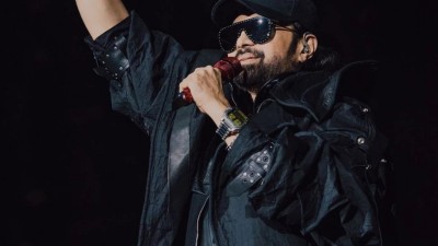 ބްލޫމްބާގް ގްލޯބަލް ޕަވަ ލިސްޓުން ޖާގަ ހޯދި ހަމައެކަނި އިންޑިއާ އާޓިސްޓަކަށް ހިމޭޝް