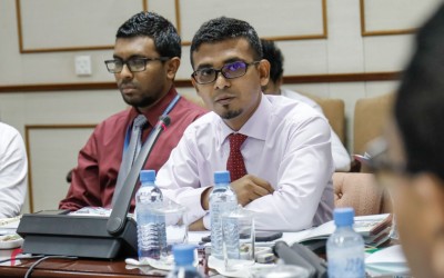 ކޮމިޓީ ސިއްރުކޮށްފައި ވެސް ޑޮލަރުގެ މައްސަލަ ހައްލުވާނެ ދުވަހެއް މުނައްވަރު ވިދާޅެއްނުވި