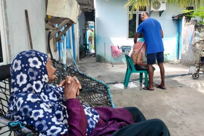 މުޅި ދިރިއުޅުން ދޫކޮށް މައިންބަފައިންގެ ޚިދުމަތުގައި!