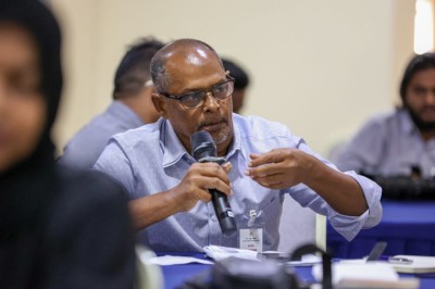 އިސް ބޭފުޅުން ސަރުކާރުގެ ވަޒީފާގައި ތިބުމުން, އެޑިޓަރުންގެ ޖަމިއްޔާ ނުހިންގޭތީ ހިރިގާ އިސްތިއުފާ ދެއްވައިފި