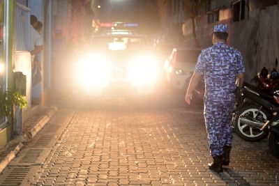 އަމިއްލައަށް އެދިގެން ފަރުވާއިން ވަކިވިތާ އަހަރެއް ނުވެ، އުމުރު ދުވަހުގެ ޖަލު ހުކުމެއް