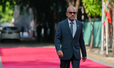 ސޯޝަލް މީޑިއާ ރެގިއުލޭޓް ކުރަން ޖެހޭކަން ގަބޫލުކުރަން، ހައްގު އޮންނަންވާނީ ޒިންމާދާރުކޮށް: ނާޒިމް