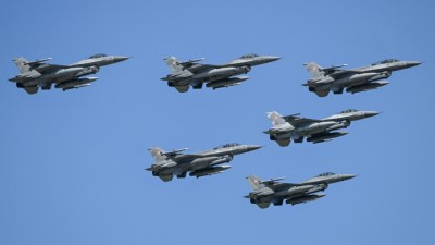 ރަޝިޔާއާ ކުރިމަތިލުމަށް ނޭޓޯއިން ހަތިޔާރު ޖަމާކޮށް އަސްކަރީ އޮޕަރޭޝަނެއް ފަށައިފި