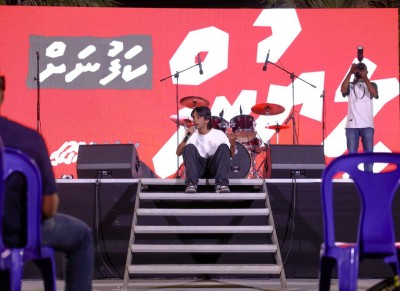 ޒުވާނެއްގެ ޚިޔާލު: ބިލް ފާސްކުރުމުން ޖެހޭނީ 'ޝުކުރިއްޔާ ރައީސް' ކިޔަން ތިބެން، ބޭނުމީ އެ ރާއްޖެއެއް ނޫން