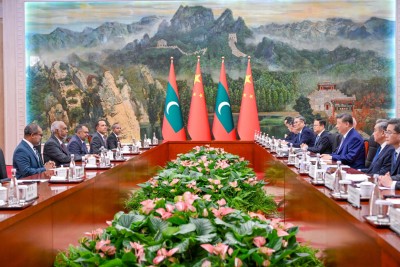 ރައީސްއާއި ޝީ ބައްދަލުކުރައްވައި ގުޅުން ހަރުދަނާކުރަން މަޝްވަރާކުރައްވައިފި