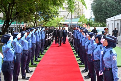 ރައީސްގެ ޚިޔާލަށް ތާއީދު: ސަލާމަތީ ބާރުތަކުގެ އިނާޔަތާއި ސިޔާސީ މަގާމު ވެސް މަދުކުރަން ގޮވަނީ