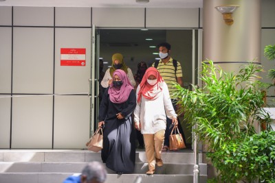 ކާކު ކަން އެނގޭ ގޮތަށް، ސިވިލް ސާވަންޓުންނަށް މޫނުބުރުގާ އެޅުން ހުއްދަކޮށްފި